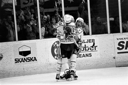 Anders Svensson och Rögle jublar