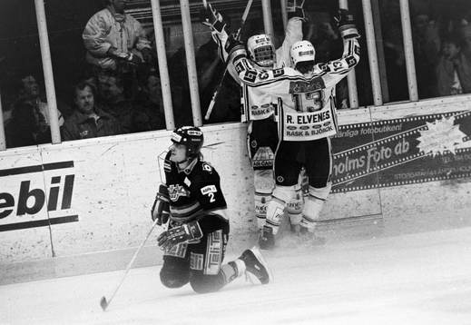 Roger Elvenes och Rögle jublar