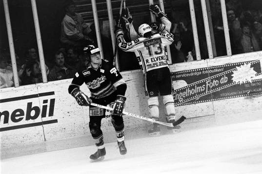 Roger Elvenes och Rögle jublar