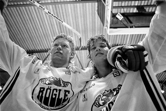 Roger Elvenes och Billy Nilsson, målvakt i Rögle