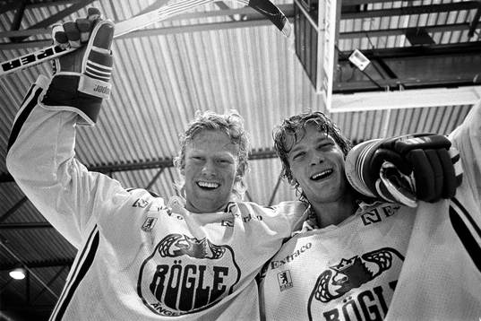 Roger Elvenes och Billy Nilsson, målvakt i Rögle