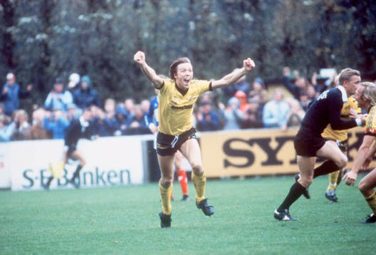 Mjällby åter i allsvenskan, Peter Stridfeldt, jubel