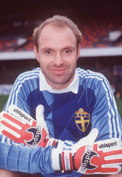Thomas Ravelli, Sverige, Porträtt