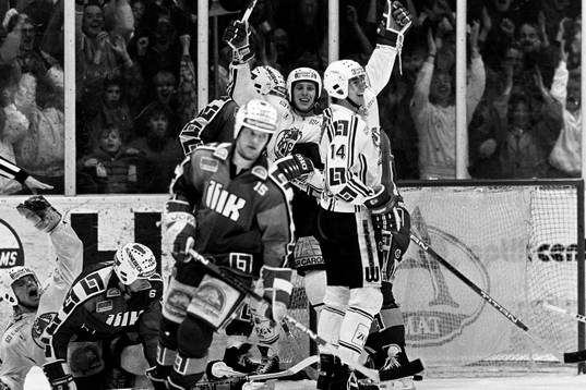 Roger Hansson och Rögle jublar