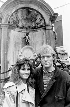Håkan Lindman med fästmö Anna de Lillo på stan