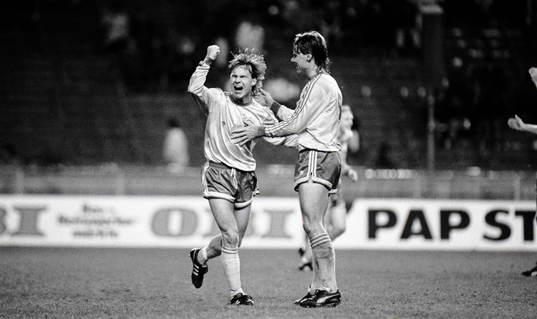 Hans Holmqvist, Sverige och Joakim Persson, jubel, glädje