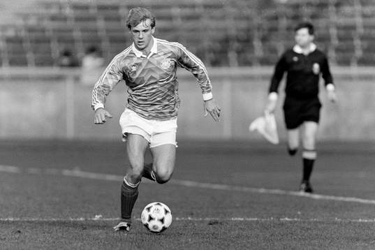Dieter Eckstein, Västtyskland med bollen