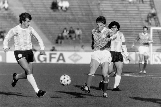 Lothar Matthäus, Västtyskland i kamp om bollen