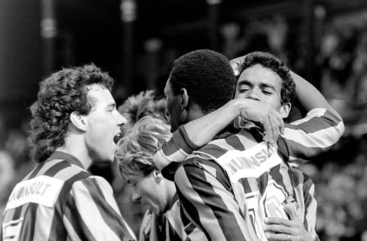 Stefan Rehn, Steve Galloway och Glenn Myrthil jublar