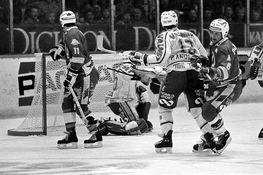 Staffan Lundh, och Peter Andersson, Färjestad framför