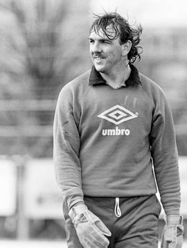 Neville Southall, målvakt i Wales
