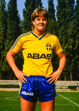 Pia Sundhage, Sverige