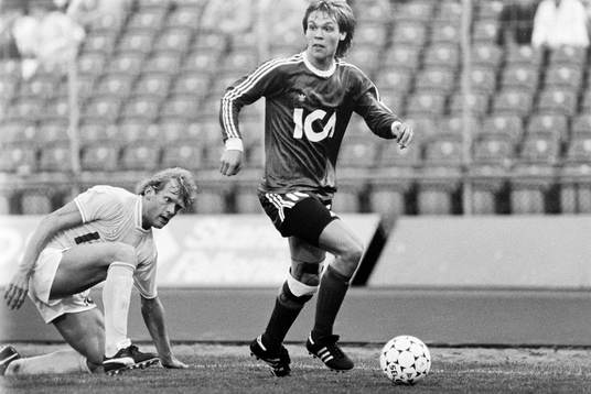 Mikael Svensson, Öster med bollen