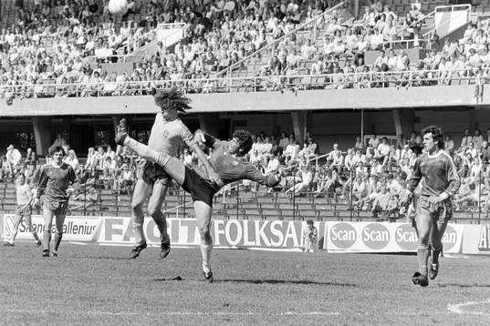 Hans Eskilsson, Sverige oroar bulgariens målvakt Ilia Valov