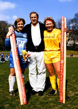 Matchens lirare i respektive lag får en falukorv i pris.