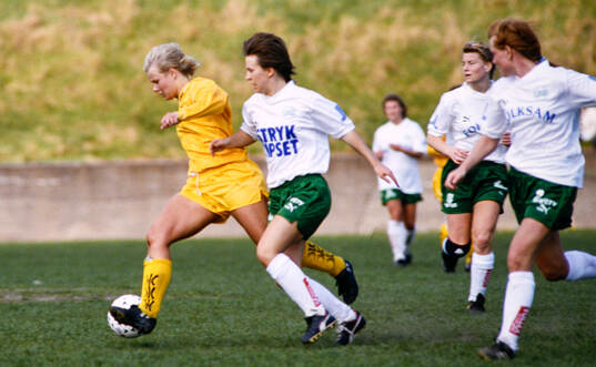 Öxabäcks Anneli Andélen mot Hammarbys Charlotta Aginger