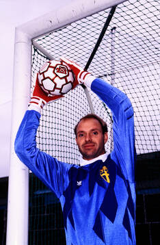 Thomas Ravelli. Football, Sweden National Team 1988: