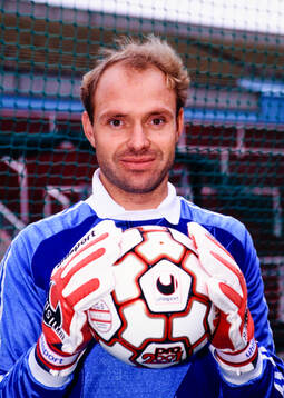 Thomas Ravelli. Football, Sweden National Team 1988:
