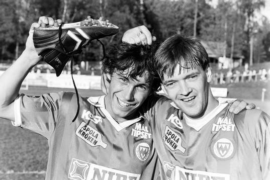 Markaryds målskyttar Mikael Broman tre mål och Jim Tolmie
