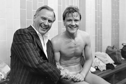 Carl-Gustav Anderberg, SOK gratulerar Göran Arnberg till