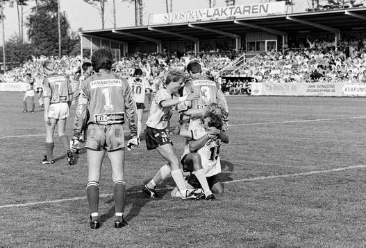 Flemming Pehrson, Mjällby gör 2-0 på Glenn Sevestedt,