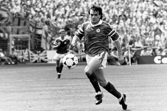 Ray Houghton, Irland med bollen