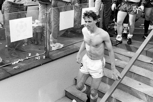Bläddra bland fler bilder av Fotboll, EM, England - Holland, 1-3