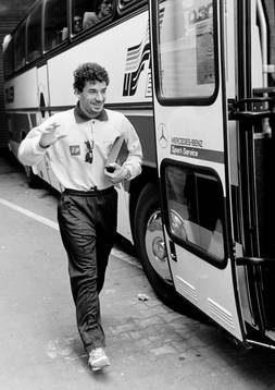 Gianluca Vialli, Italien vid spelarbussen