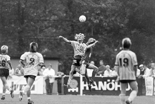Hans Larsson, Mjällby i en nickduell