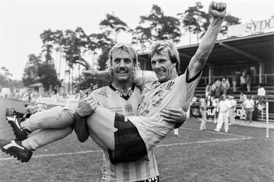Hans Larsson och Flemming Pehrson, Mjällby jublar