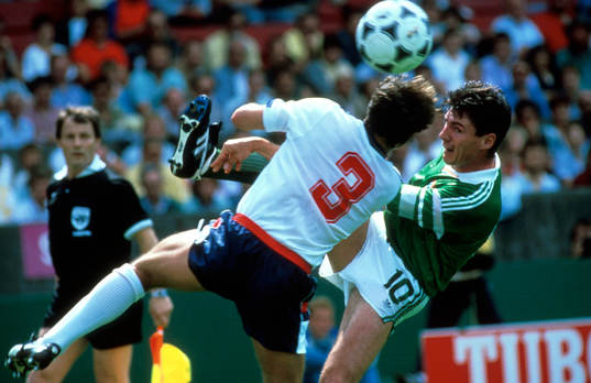 Fotboll, England - Irland, 0-1, Frank Stapleton