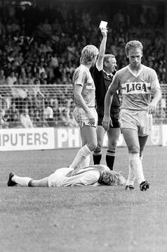 Stefan Pettersson, Ajax ligger skadad på planen och