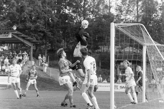 Bläddra bland fler bilder av Fotboll, Div 1 södra, Markaryd - Trelleborg, 1-1