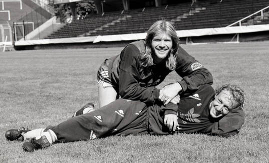 Bläddra bland fler bilder av Fotboll, Sverige - Danmark, 1-2