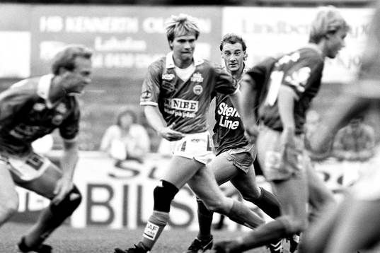 Stuart McManus, Örgryte i bakgrunden