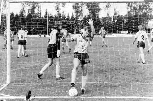 '880925 Fotboll, Div 1 södra, IFK Hässleholm - Elfsborg,