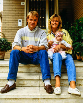 Hans Holmqvist med familj, flickvännen Yvonne och dotter
