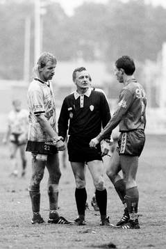 Hans Larsson, Mjällby, domare Efon Ask, Malmö och
