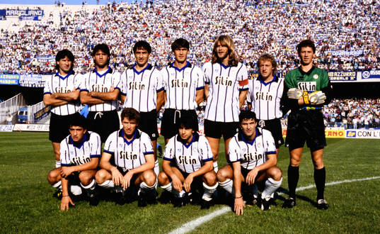 Atalanta, lagbild. Stående 3:e fr h Glenn Strömberg, 2:a