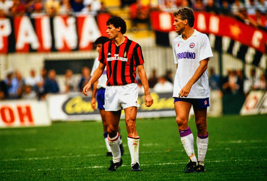 Milans Marco van Basten och Fiorentinas Glenn Hysén