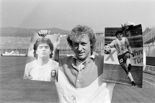 Robert Prytz, Atalanta med bilder på Maradona