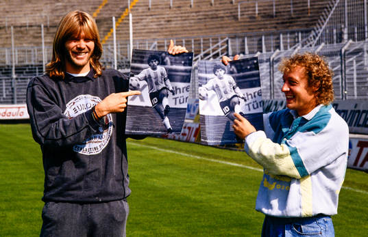 Glenn Strömberg och Robert Prytz med bild på Diego
