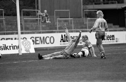 Pia Sundhage jublar