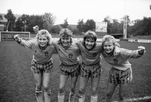 fr. v xx, Lena Videkull, Pia Sundhage och Anneli Andelén