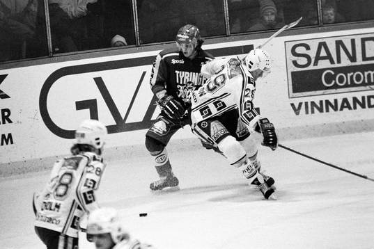 Anders Jonsson, Rögle i kamp vid sargen