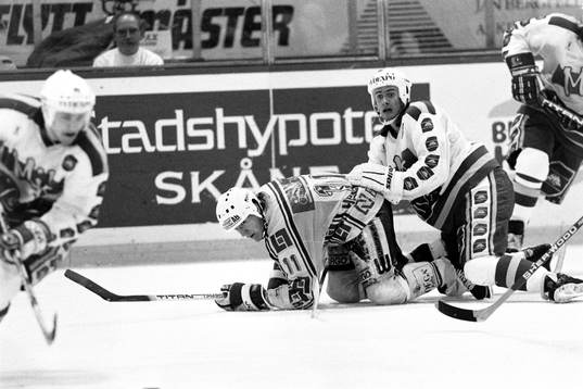 Len Hachborn, Rögle på knä