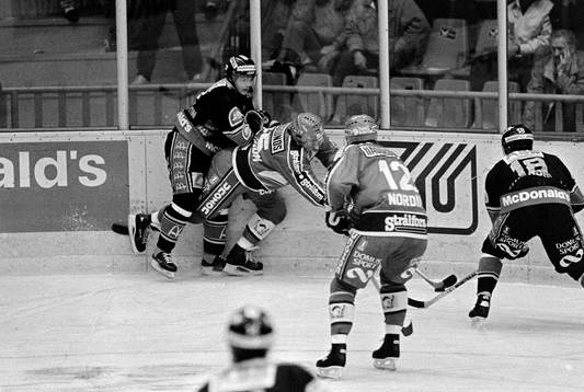 Ulf Sandström, Modo får en tryckare