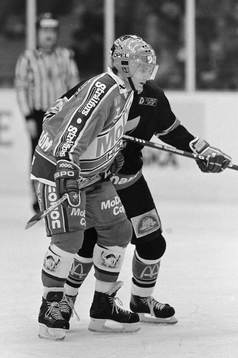 Ulf Sandström, Modo