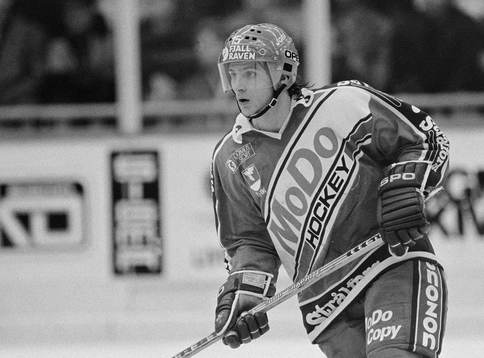 Ulf Sandström, Modo