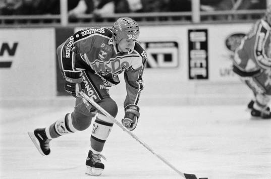 Mikael Ståhl, Modo